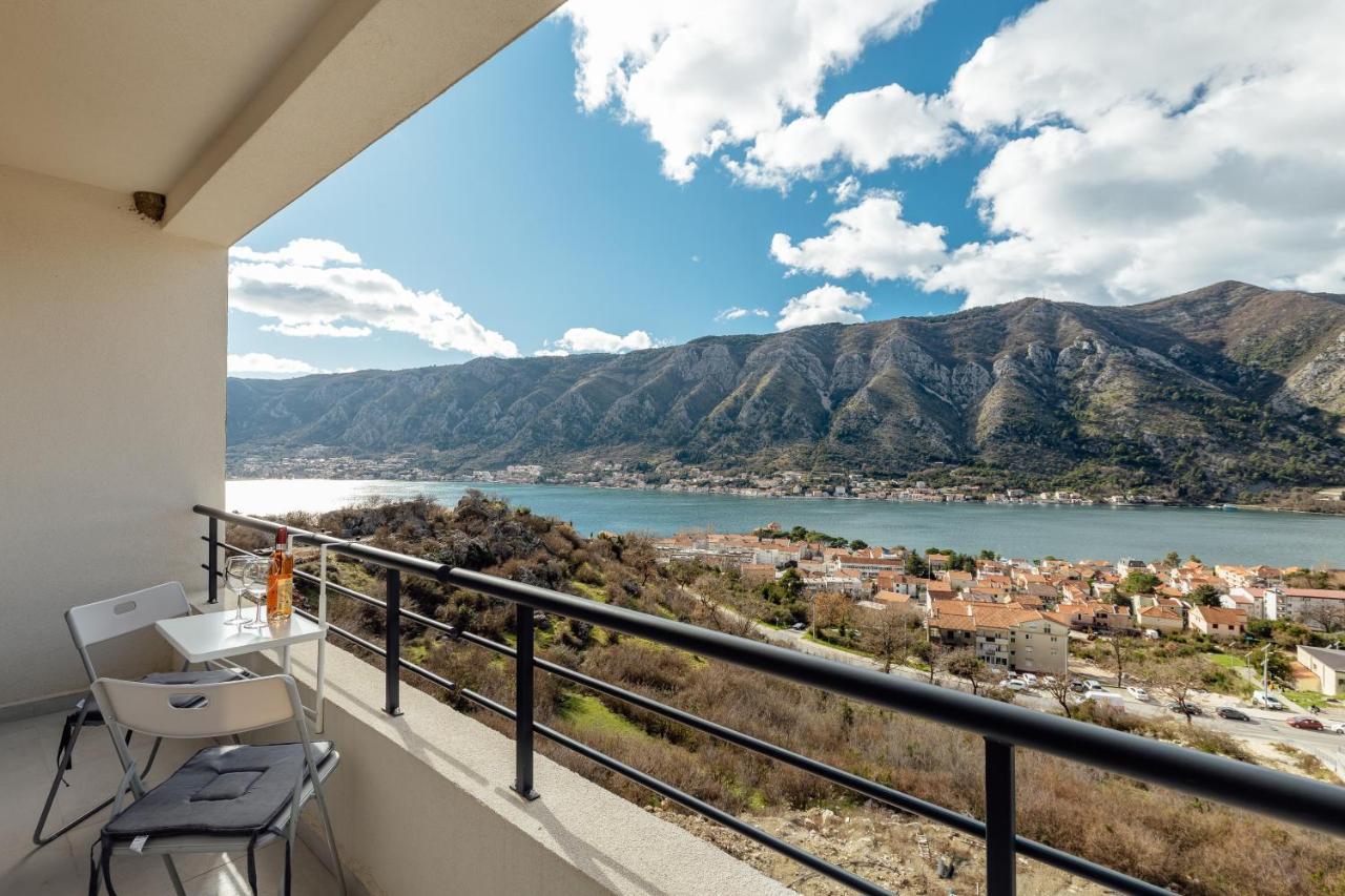 Lana Sea View Apartment Cattaro Esterno foto